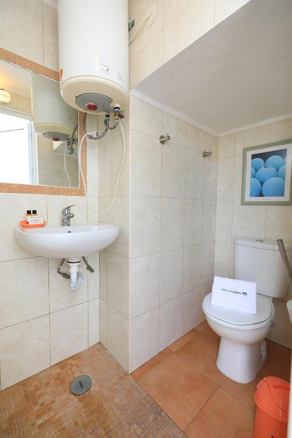 C22 - Beco Do Poco Beach Townhouse In Praia Da Luz Bagian luar foto