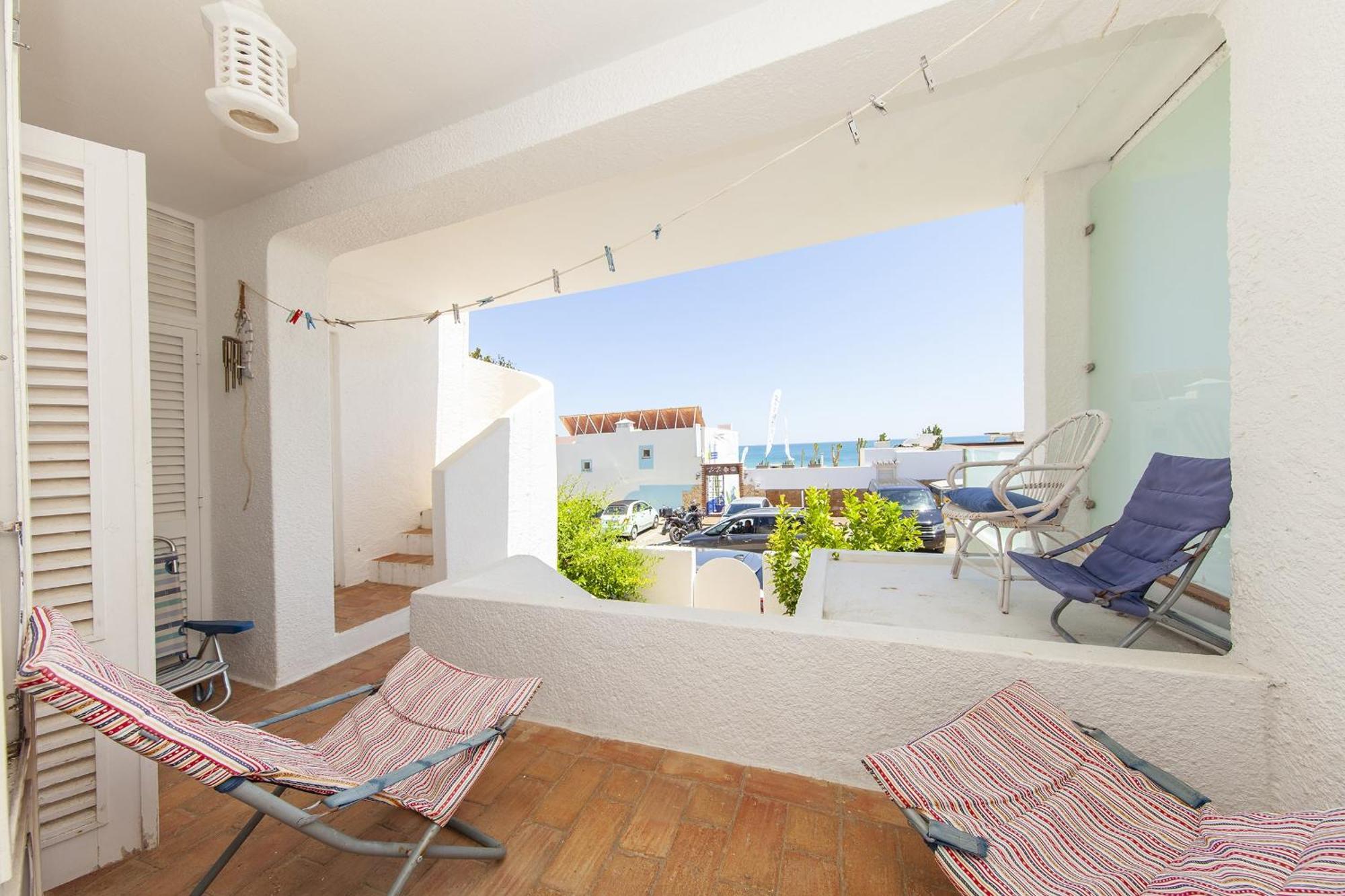 C22 - Beco Do Poco Beach Townhouse In Praia Da Luz Bagian luar foto