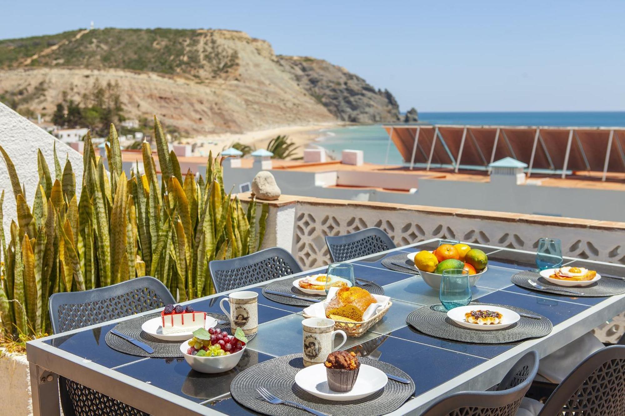 C22 - Beco Do Poco Beach Townhouse In Praia Da Luz Bagian luar foto