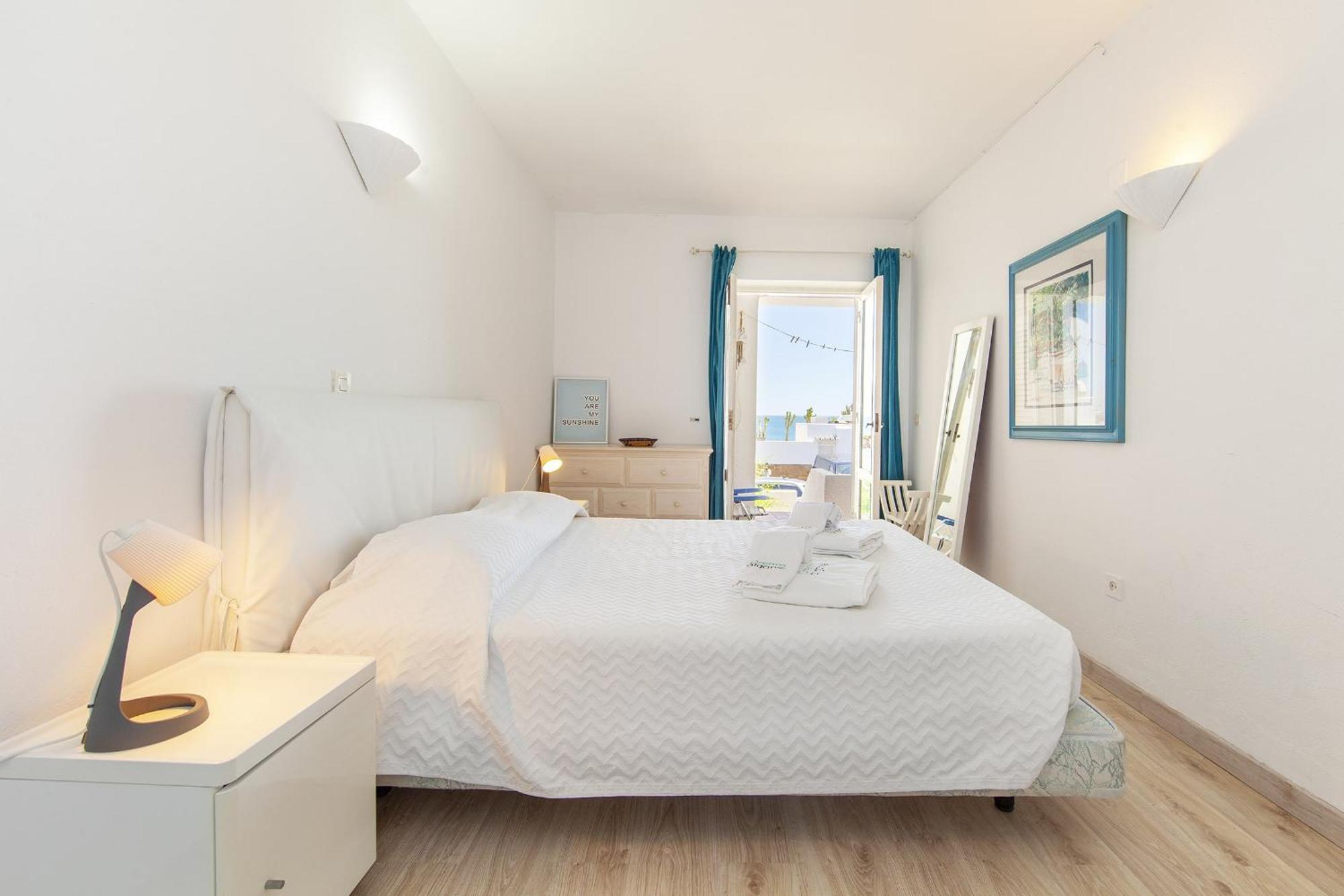 C22 - Beco Do Poco Beach Townhouse In Praia Da Luz Bagian luar foto