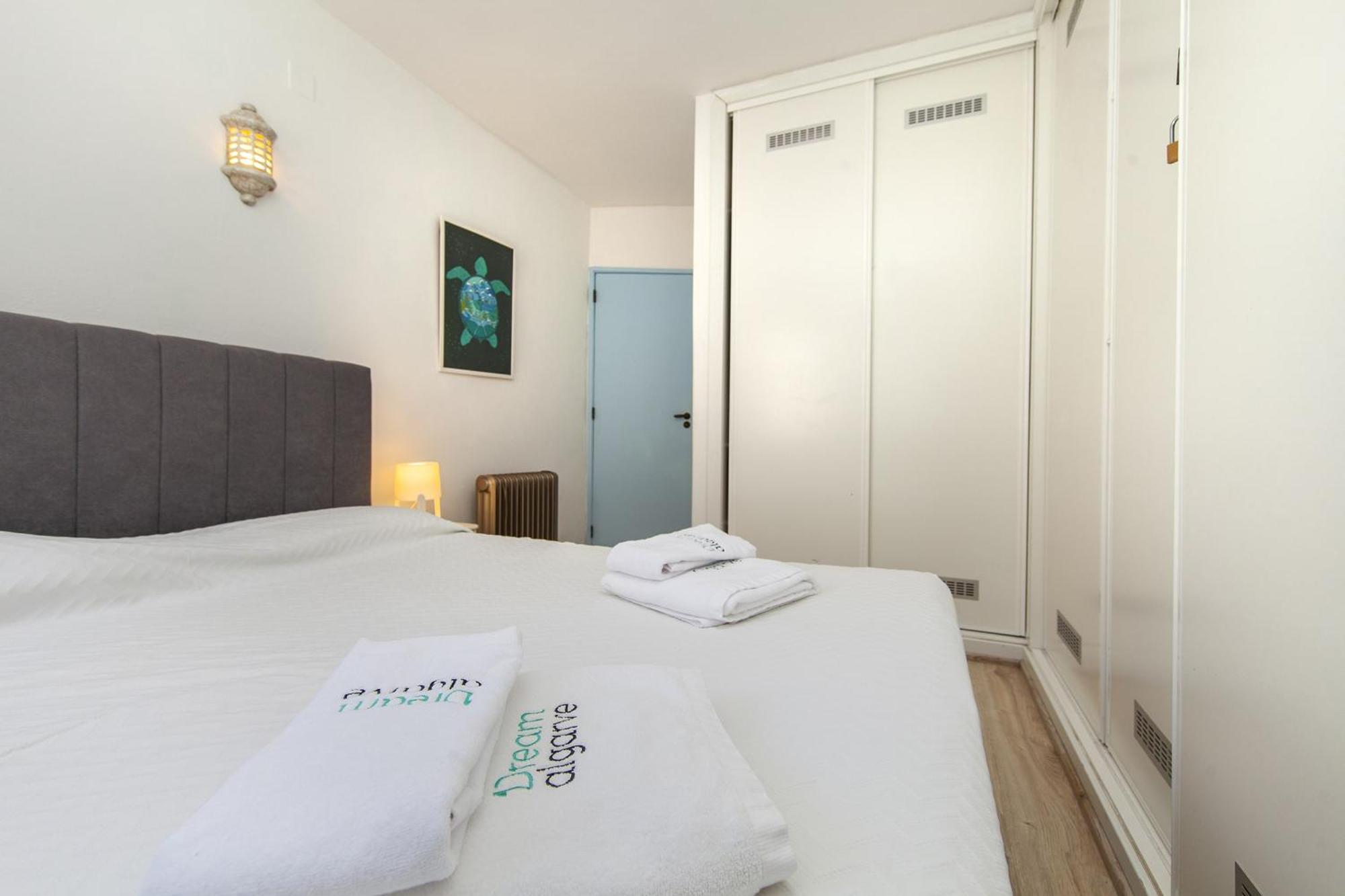 C22 - Beco Do Poco Beach Townhouse In Praia Da Luz Bagian luar foto